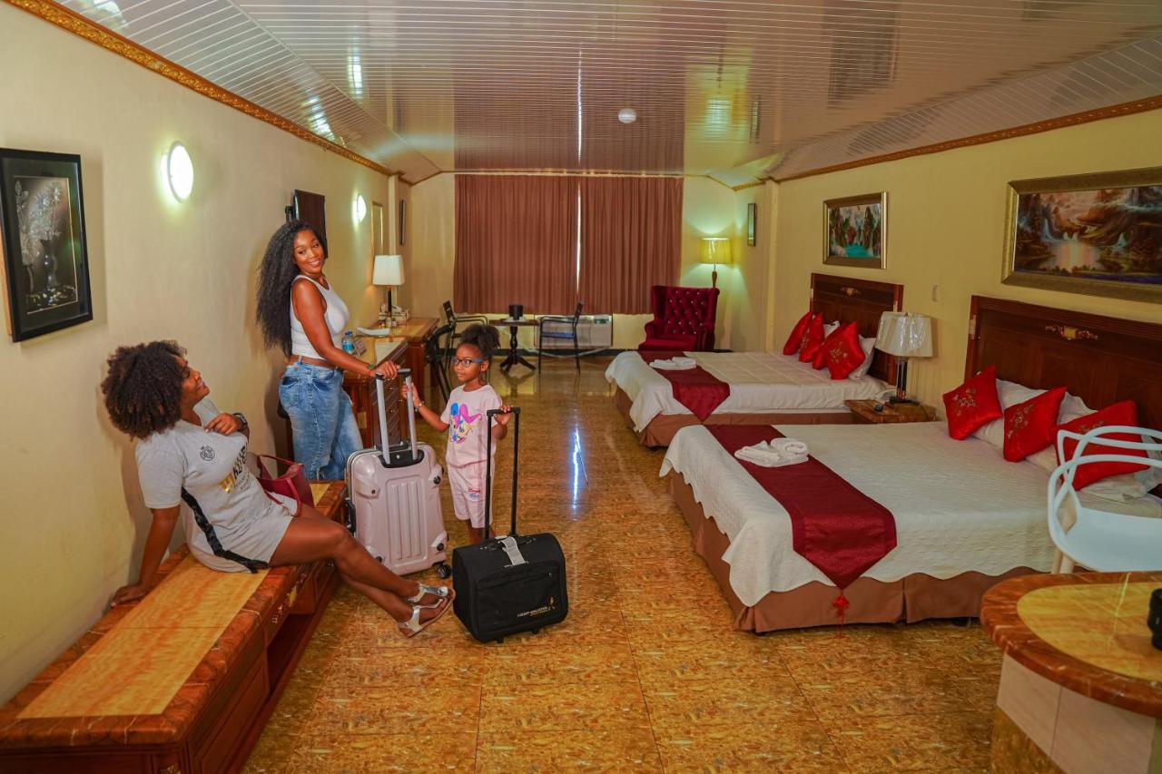 Metro Hotel Couva Exteriör bild