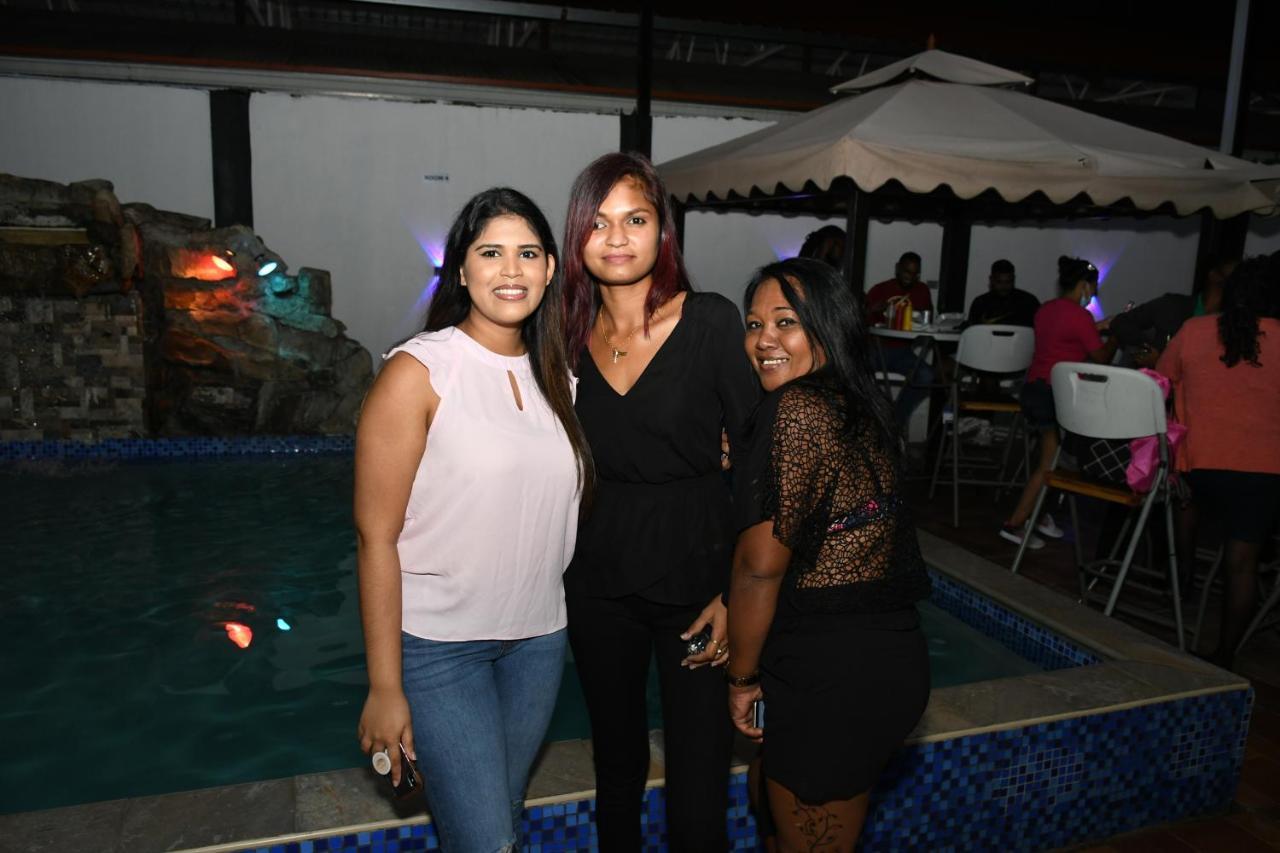Metro Hotel Couva Exteriör bild