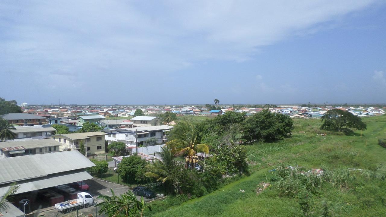 Metro Hotel Couva Exteriör bild